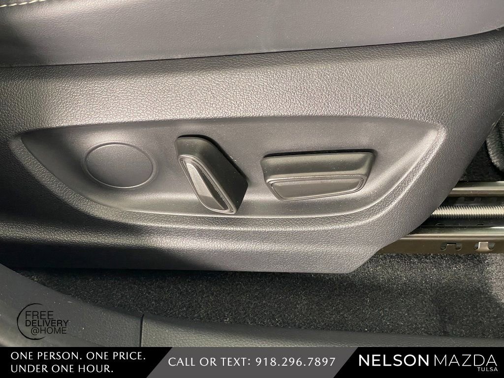 Used 2025 Toyota Crown Signia w/ Advanced Technology Package image 48