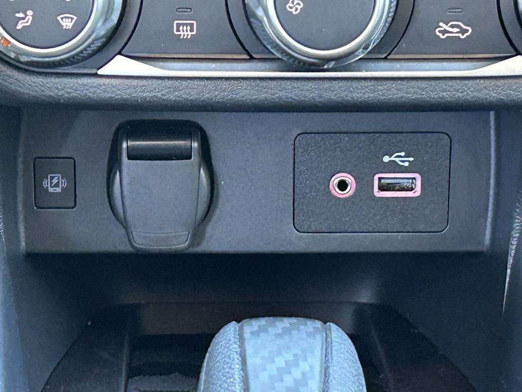 Used 2025 Nissan Versa SV w/ Trunk Package image 16