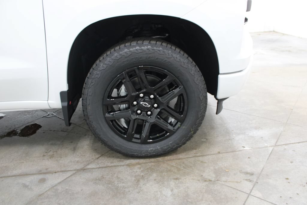 New 2026 Chevrolet Silverado 1500 Custom w/ LPO, Dark Essentials Package AWD/4WD image 40