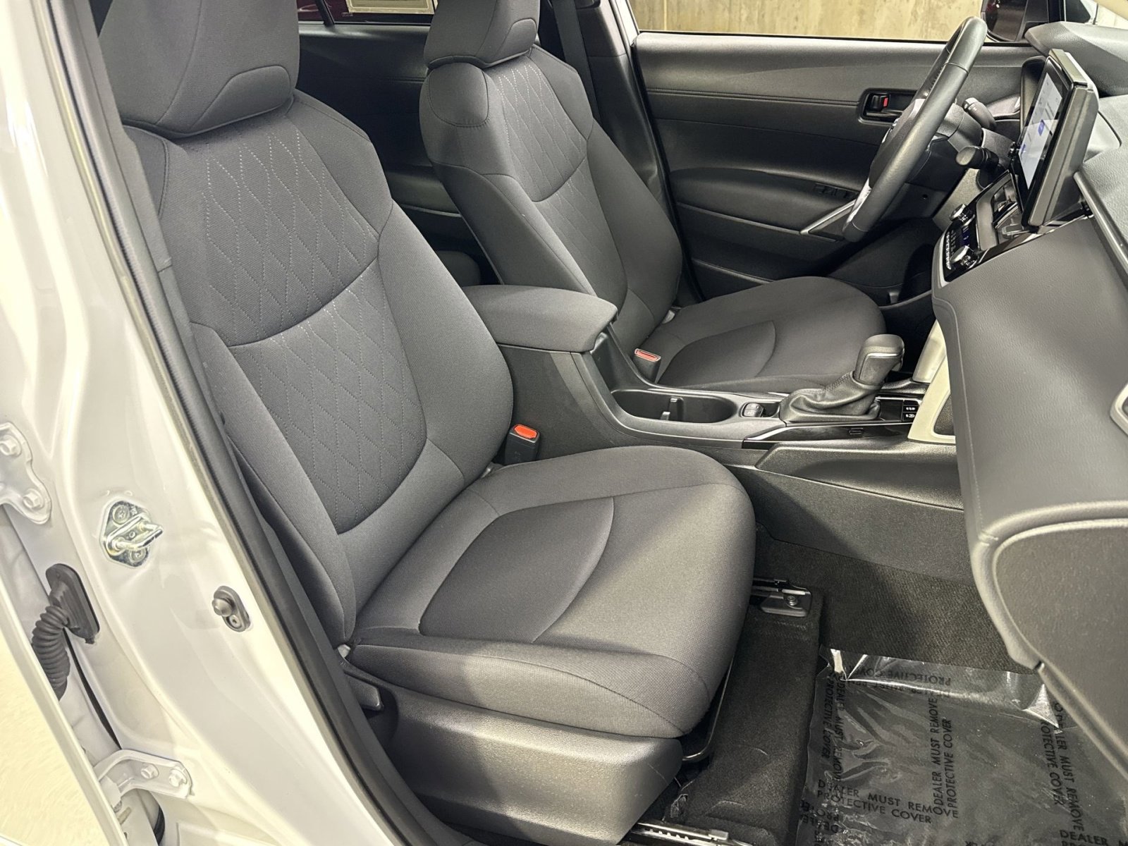 Used 2023 Toyota Corolla Cross LE image 31