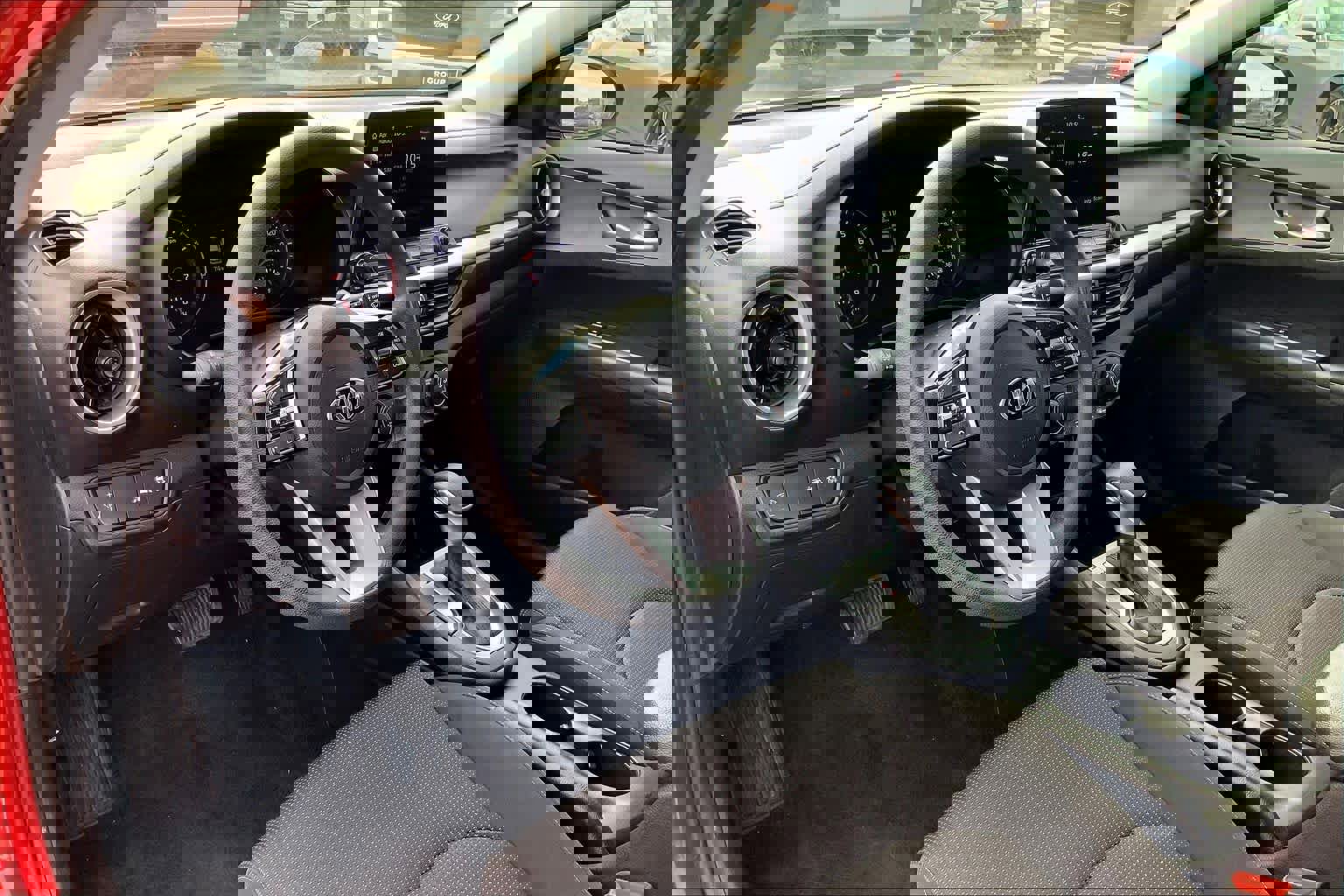 Used 2020 Kia Forte LXS image 16