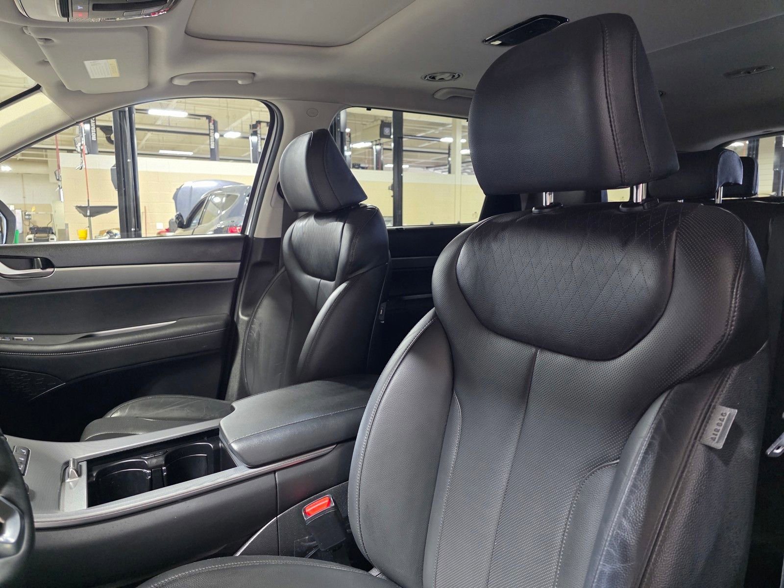 Used 2022 Hyundai Palisade SEL w/ 8P Bench Seat Package FWD image 23