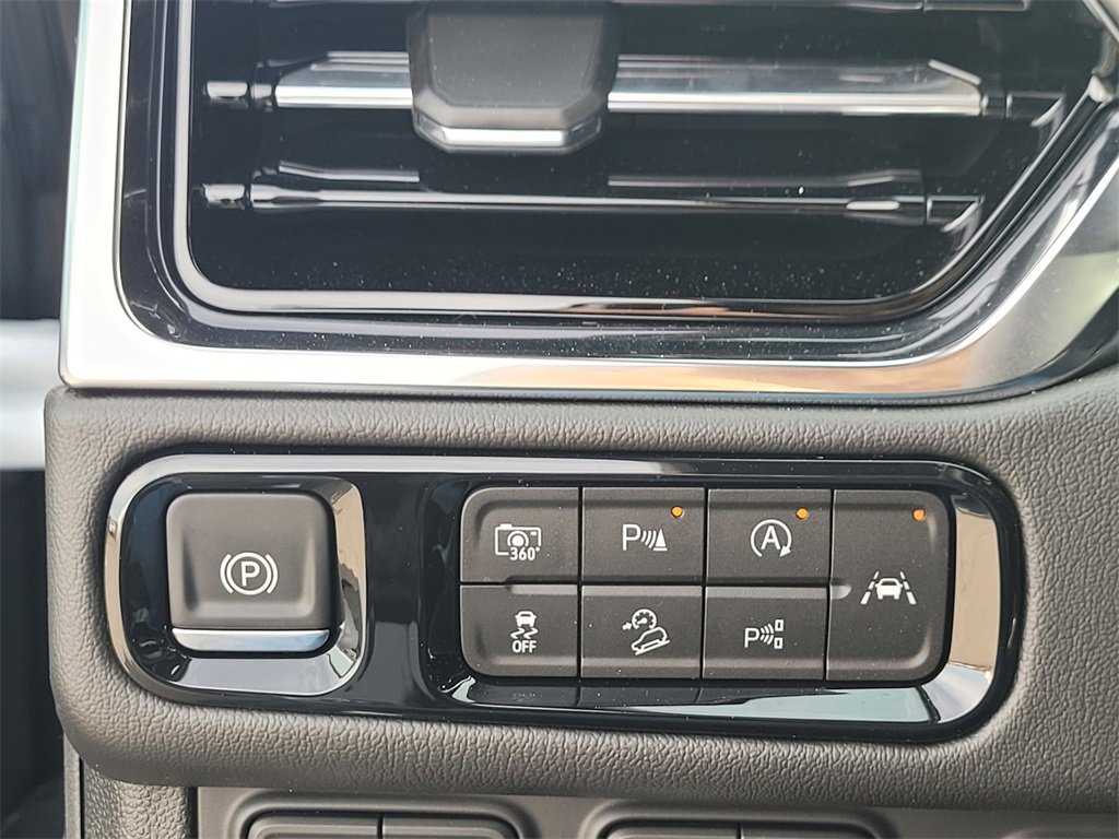 New 2026 GMC Yukon XL Denali w/ Denali Reserve Package image 27