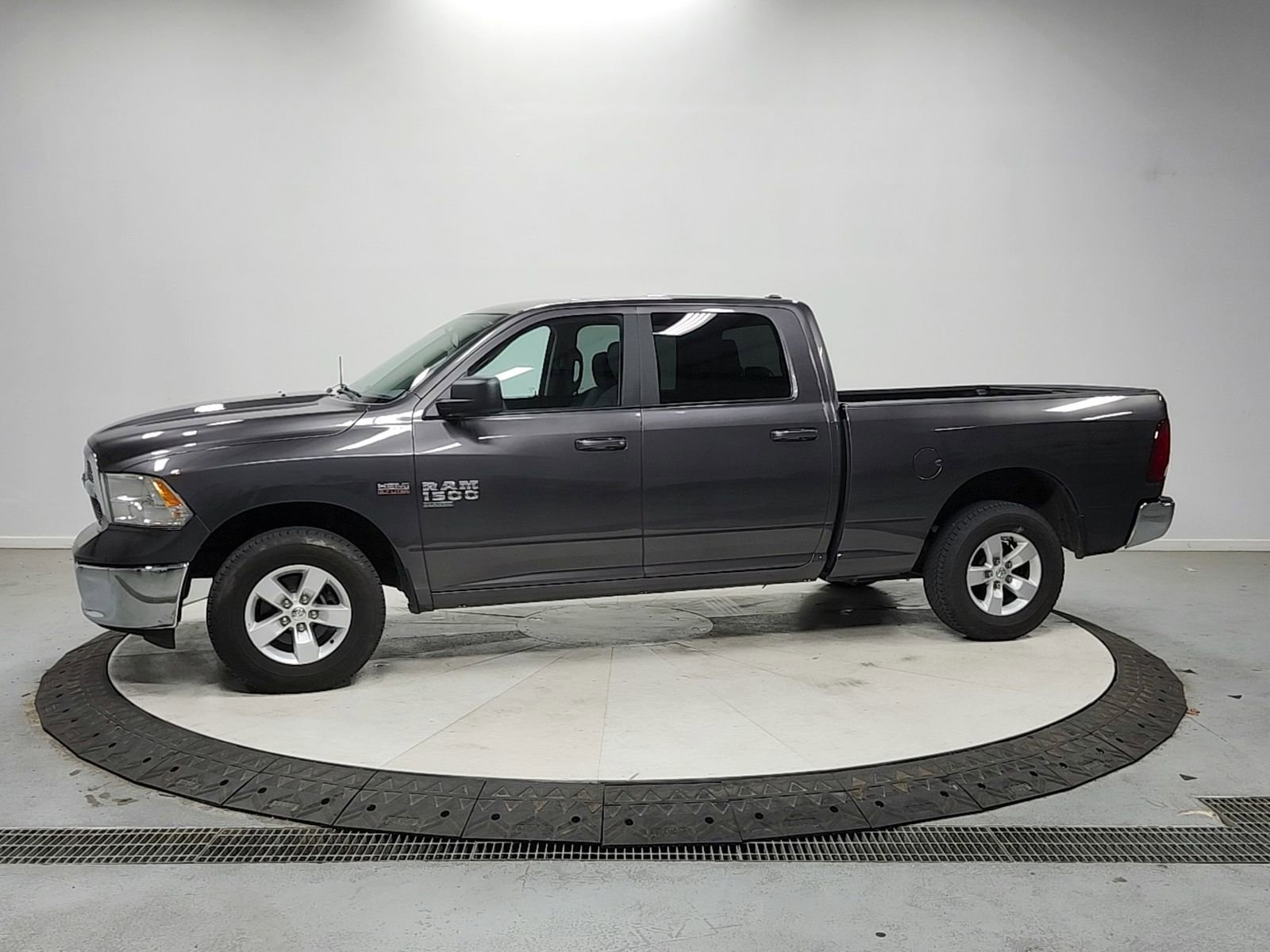 Used 2021 RAM 1500 Classic SLT AWD/4WD image 4