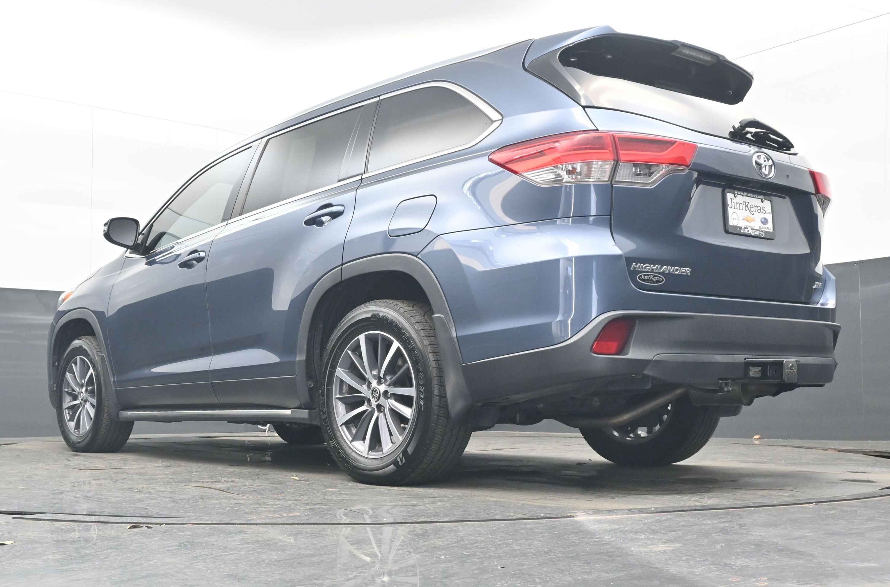 Used 2019 Toyota Highlander XLE image 14