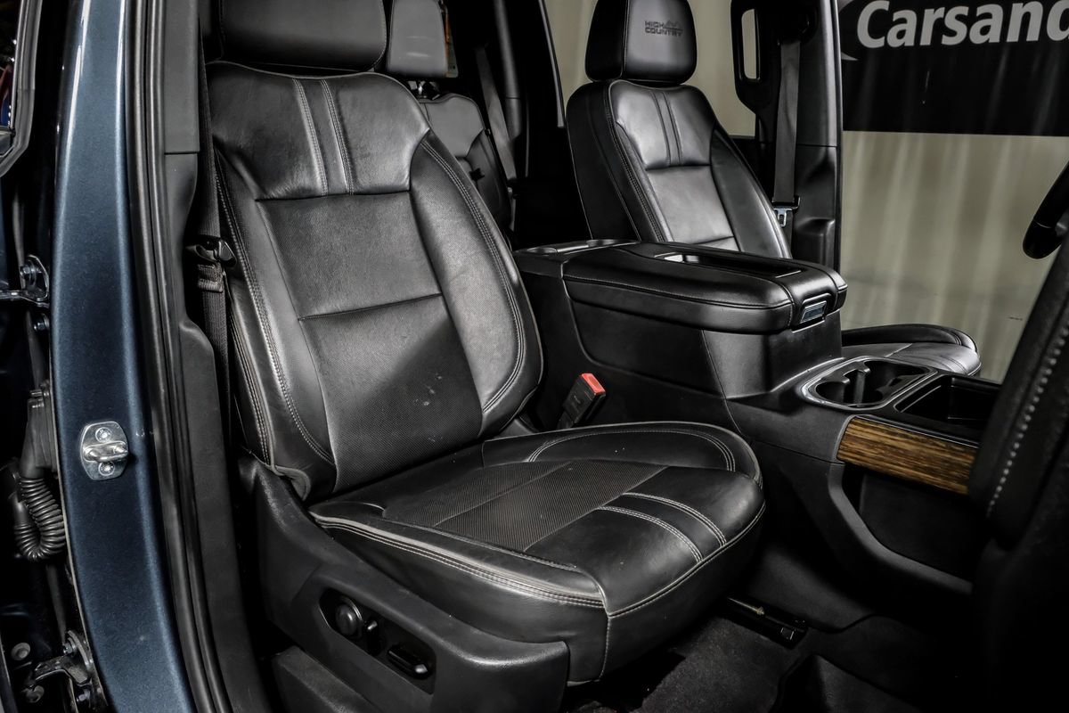 Used 2020 Chevrolet Silverado 2500 High Country w/ Technology Package AWD/4WD image 31