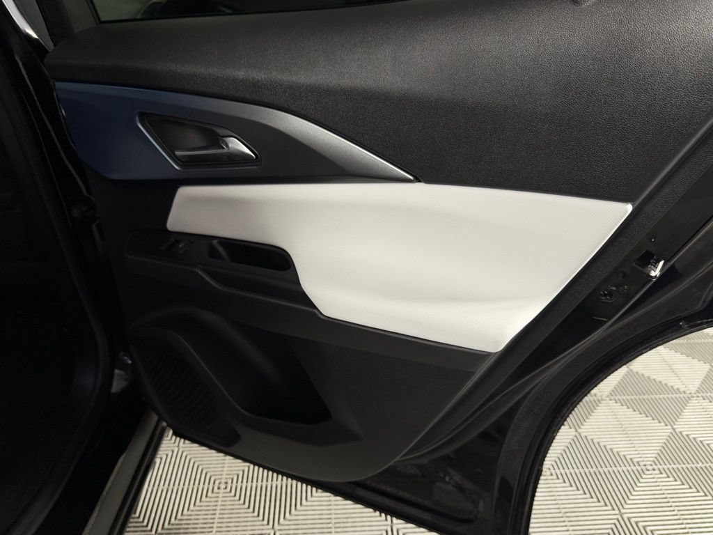 Used 2024 Chevrolet Equinox EV LT FWD image 28