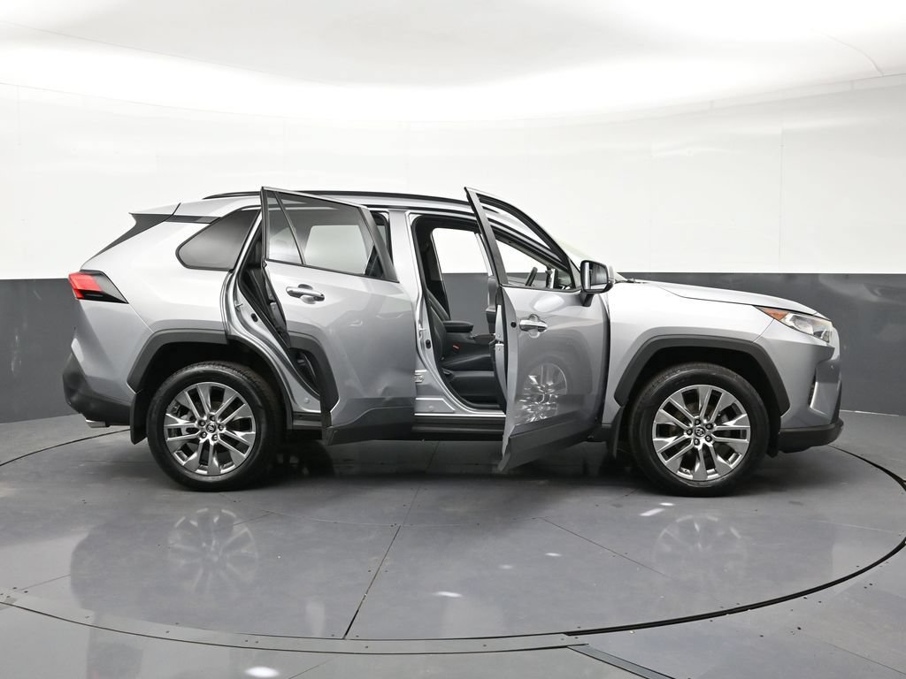 Used 2019 Toyota RAV4 Limited AWD/4WD image 33