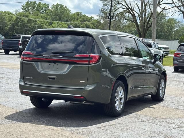 New 2027 Chrysler Pacifica Select w/ Family Tech Group AWD/4WD image 33