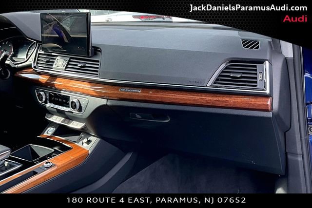 Used 2023 Audi Q5 2.0T Premium w/ Convenience Package image 14