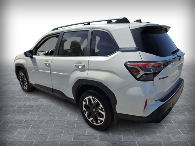 Used 2025 Subaru Forester Premium image 5