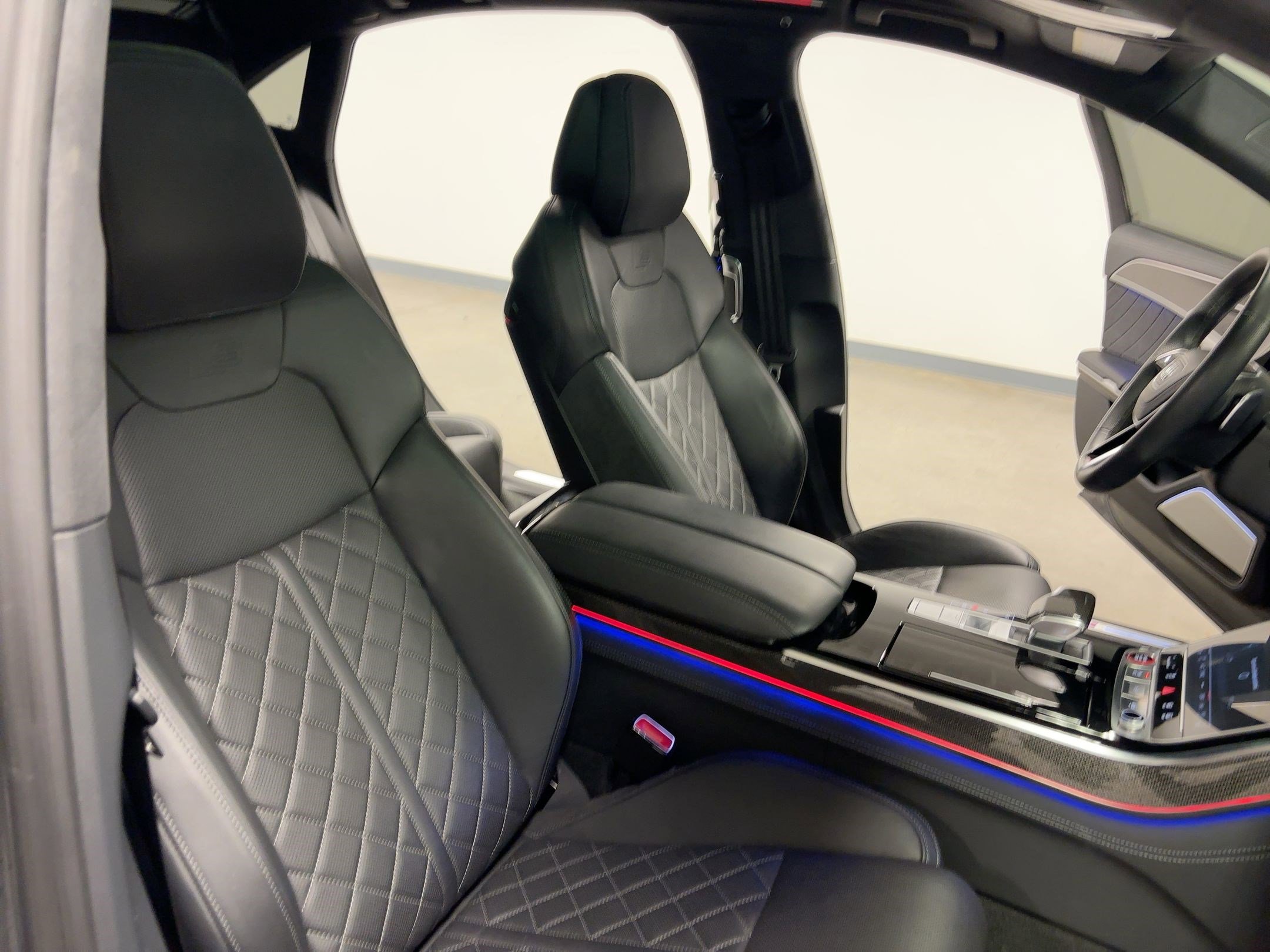 Used 2024 Audi S8 w/ S8 Comfort Plus Package image 31