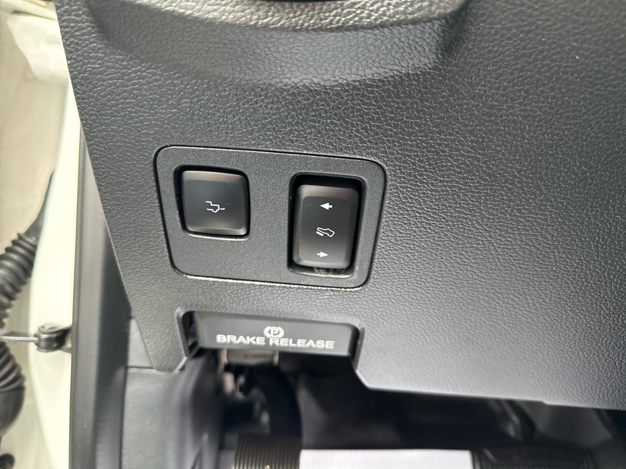 Used 2022 Ford F350 Platinum w/ FX4 Off-Road Package image 19