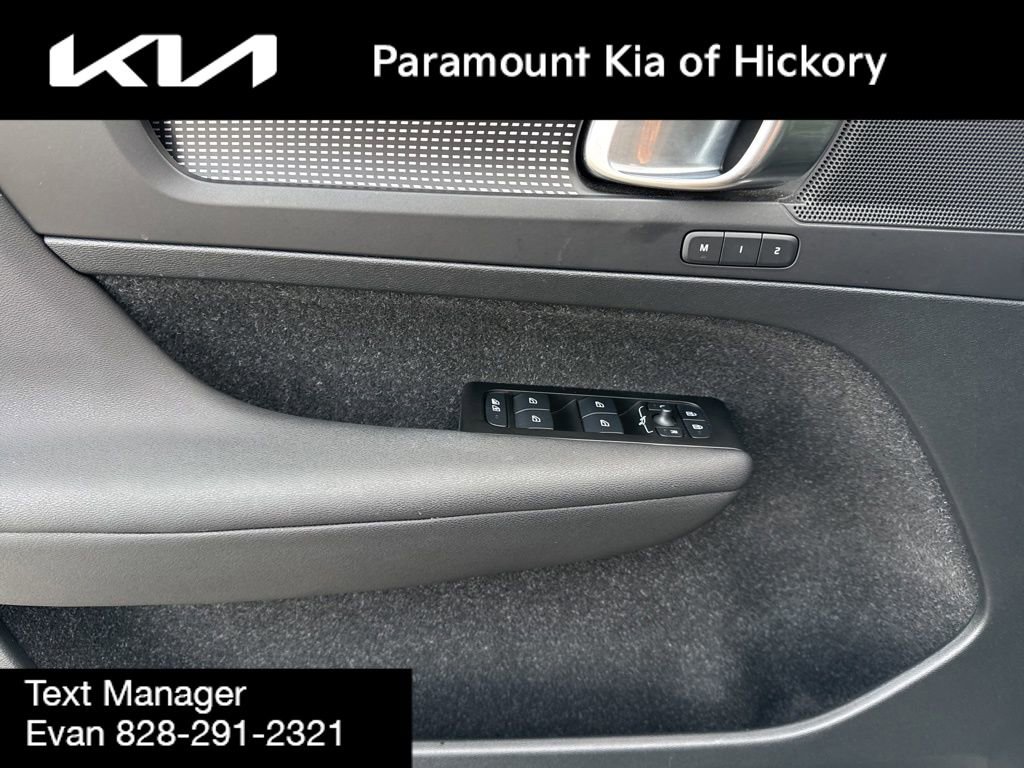 Used 2021 Volvo XC40 T5 R-Design w/ Advanced Package image 18