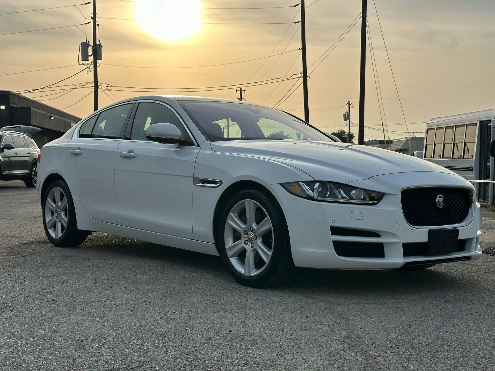Used 2018 Jaguar XE Prestige RWD image 9