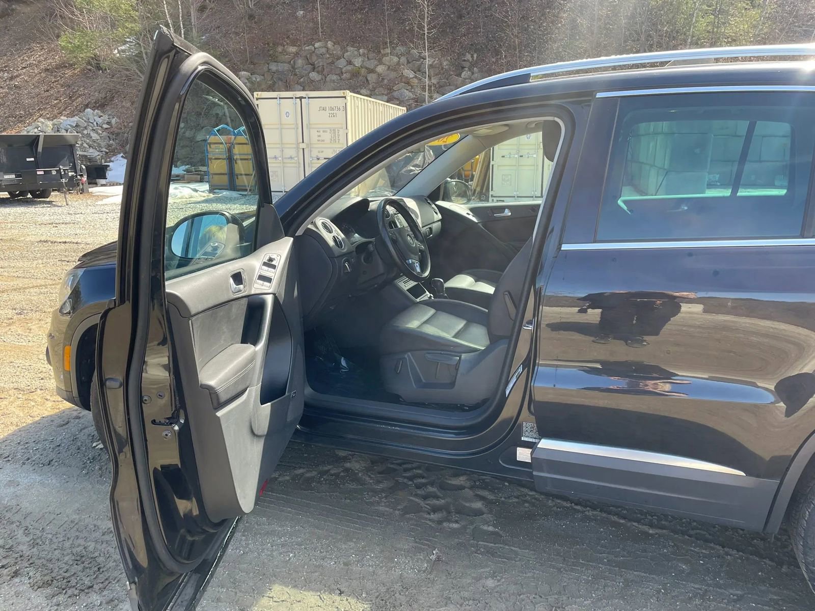 Used 2015 Volkswagen Tiguan SEL image 3