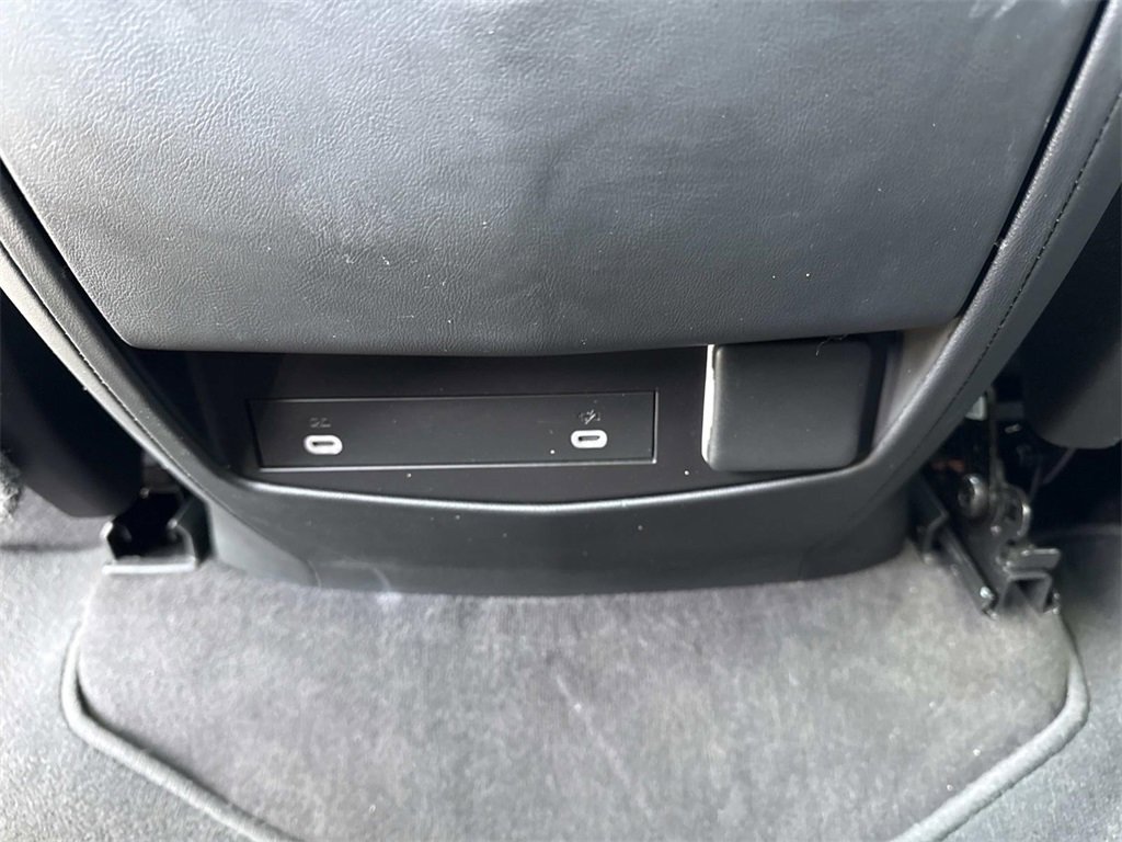 Used 2023 Cadillac Escalade Premium Luxury image 29