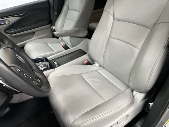 Used 2018 Honda Pilot Touring image 10