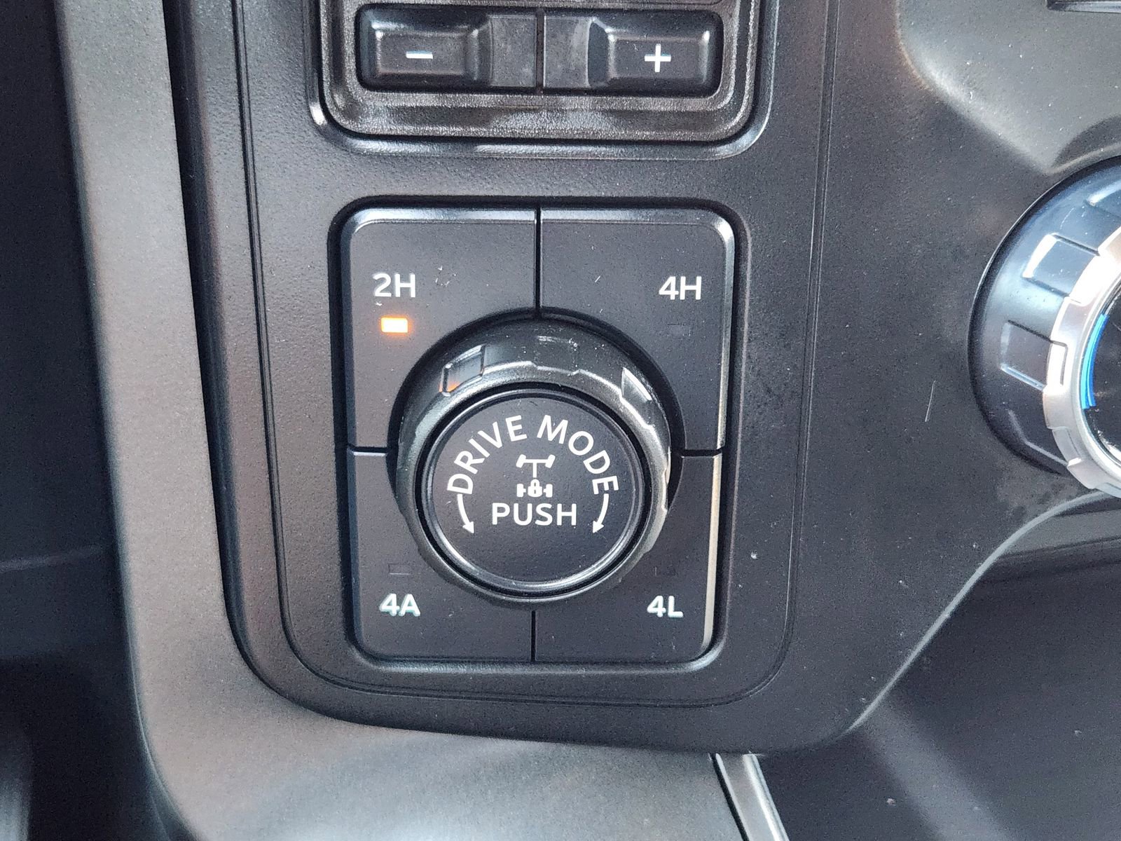 Used 2024 Ford F150 Lariat w/ Bed Utility Package image 23