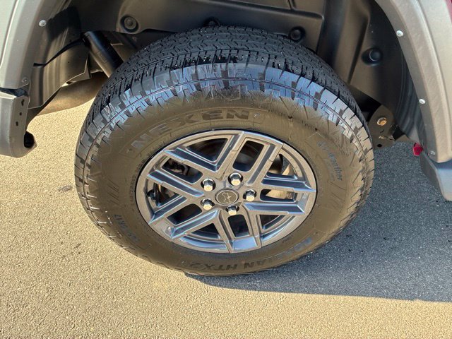 Used 2024 Jeep Wrangler Unlimited Sport AWD/4WD image 11