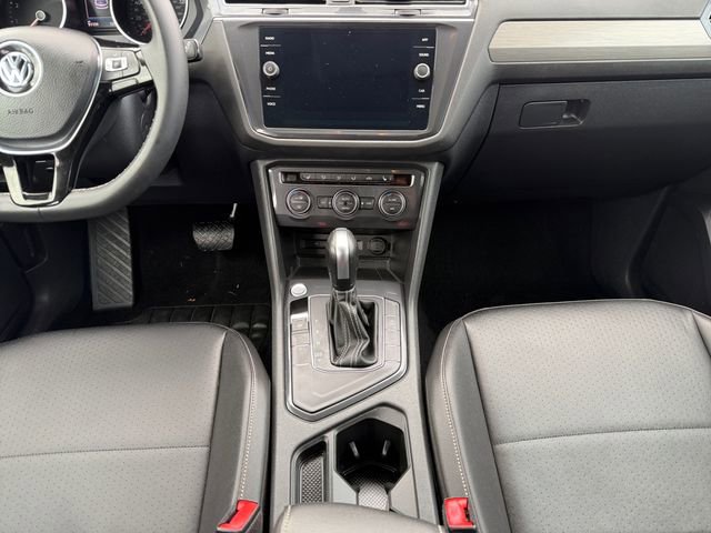 Used 2021 Volkswagen Tiguan SE R-Line image 11