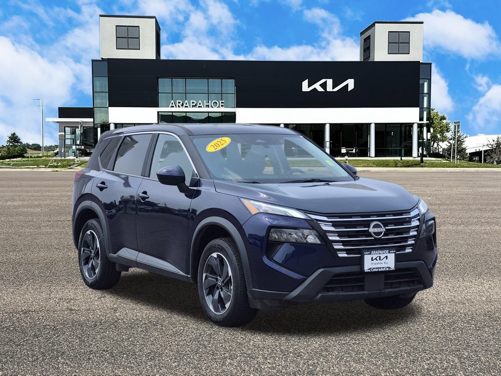 Used 2025 Nissan Rogue SV AWD/4WD image 2