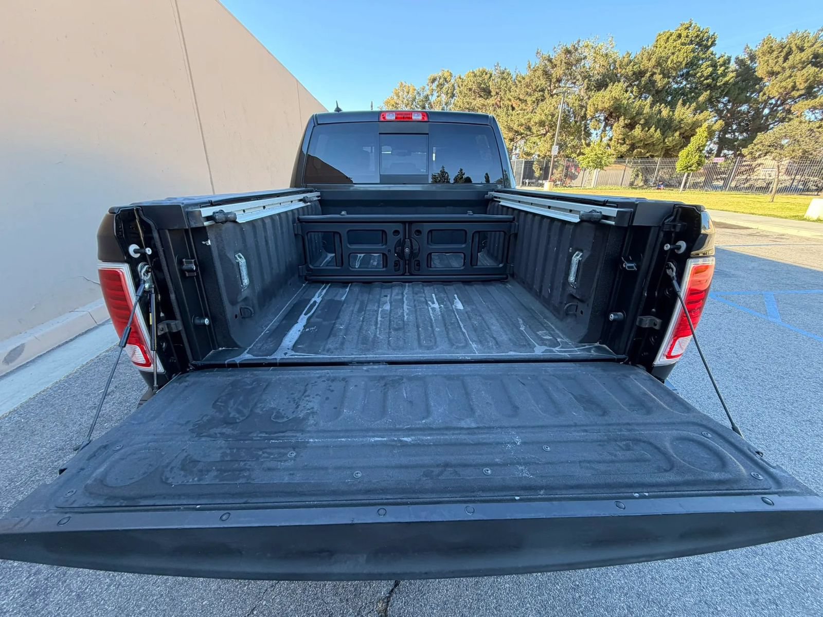 Used 2016 RAM 1500 Limited RWD image 18