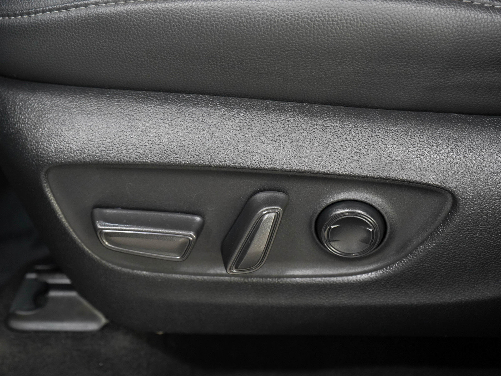 Used 2024 Toyota Grand Highlander AWD Hybrid image 27
