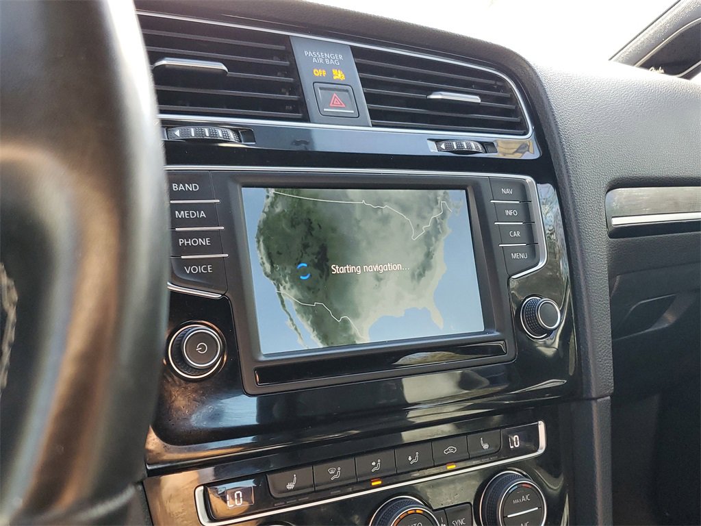 Used 2017 Volkswagen Golf R 4-Door image 29