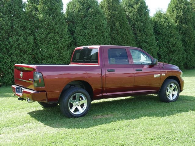 Used 2017 RAM 1500 Express AWD/4WD image 10