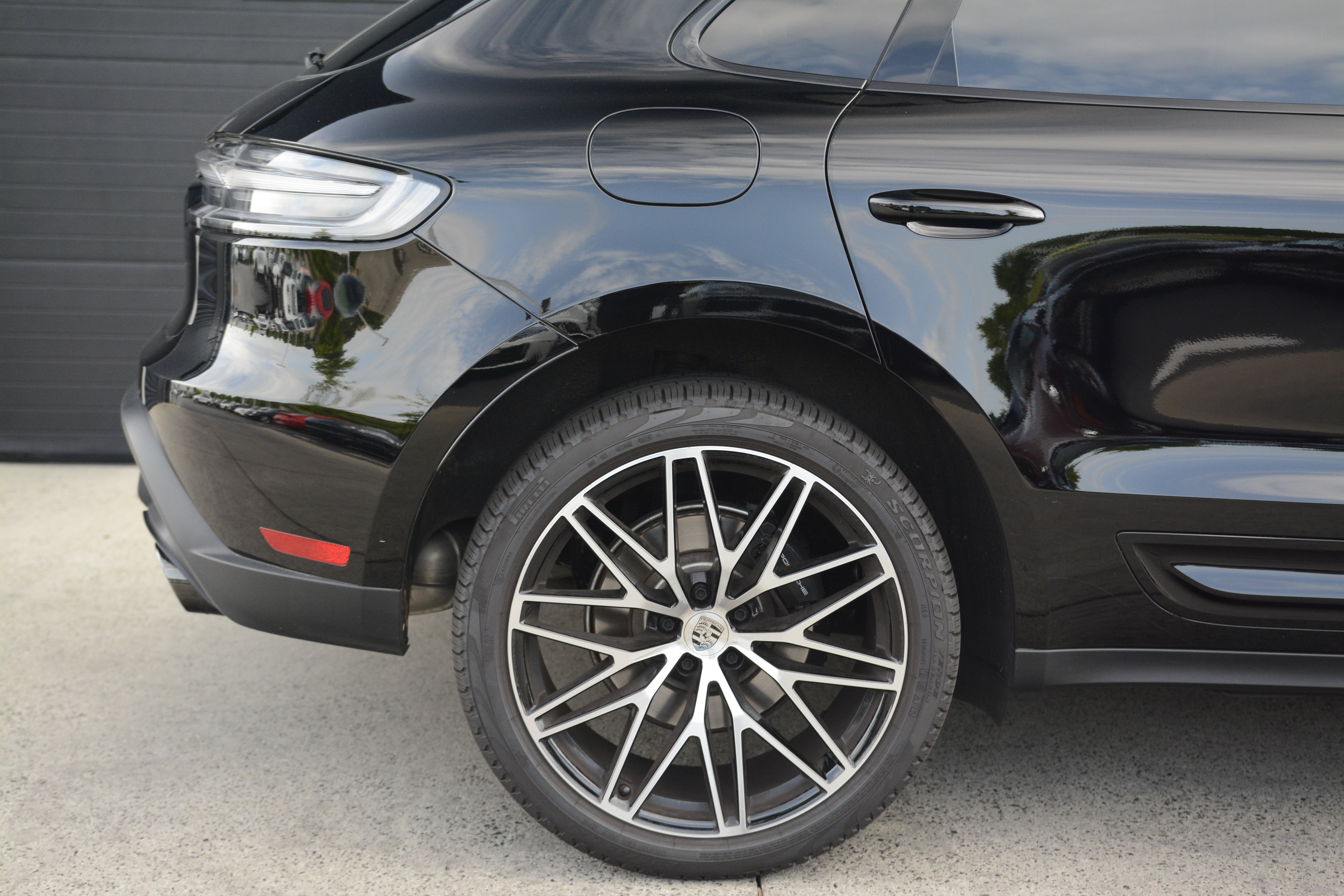 Certified 2026 Porsche Macan Turbo AWD/4WD image 41