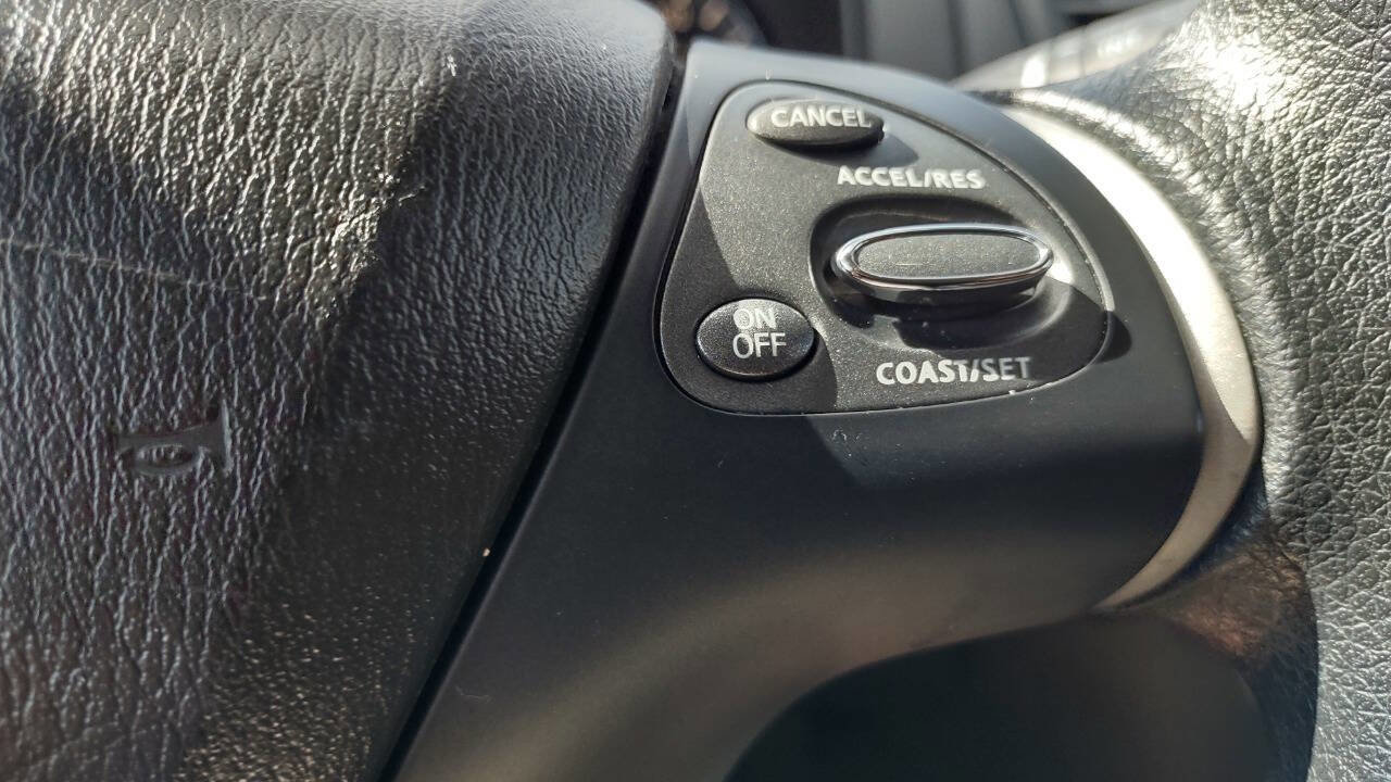 Used 2017 Nissan Pathfinder S image 16