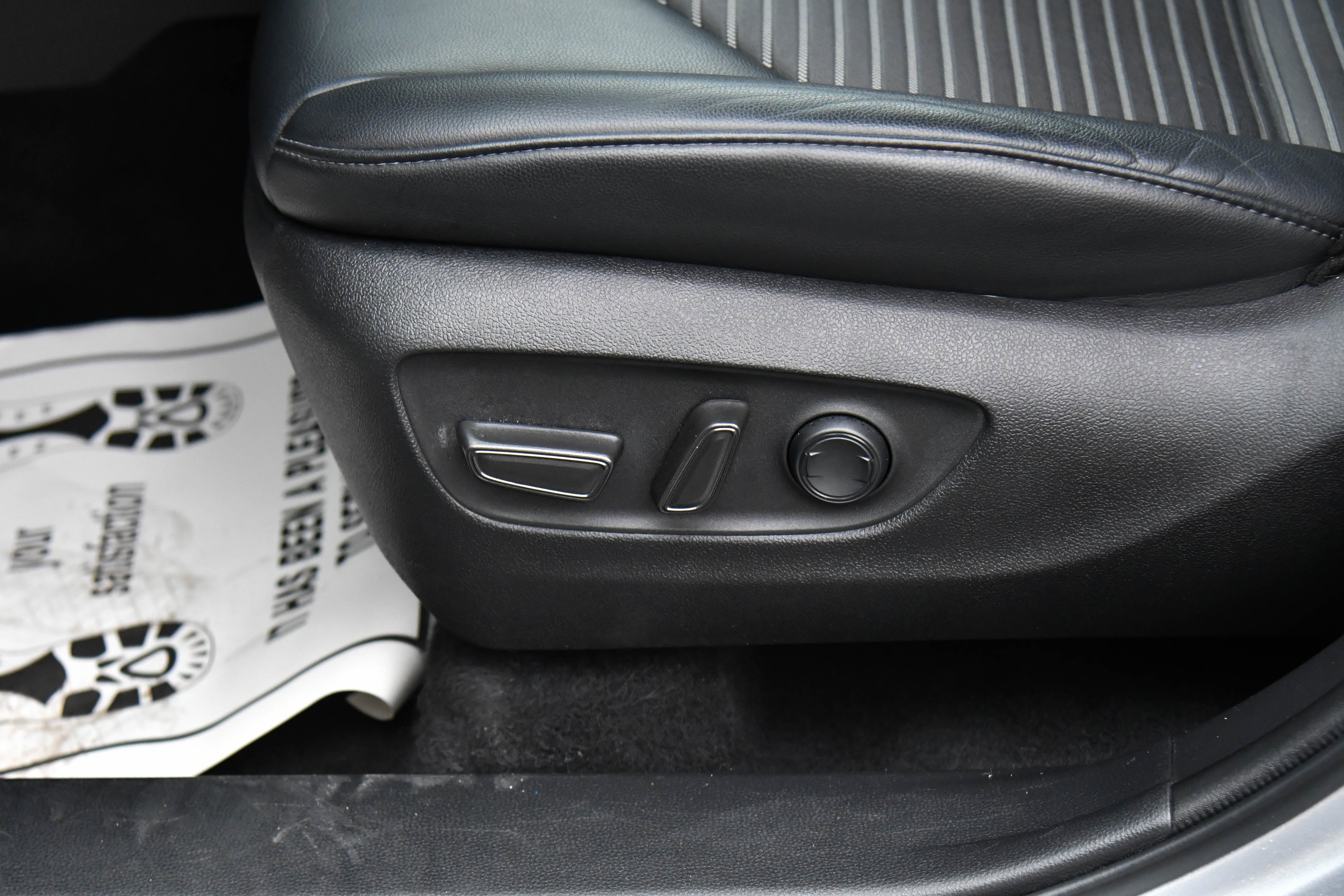 Used 2022 Toyota Highlander XSE image 17