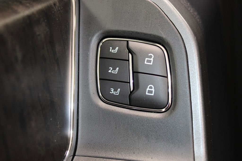 New 2025 Ford F250 Lariat w/ Lariat Ultimate Package image 36