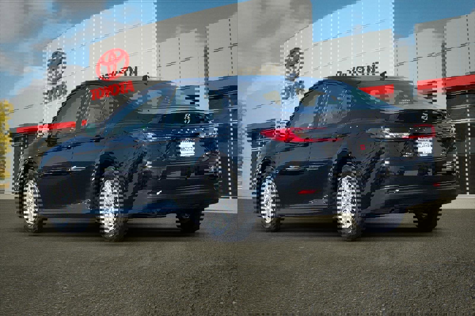 Certified 2025 Toyota Camry LE image 5