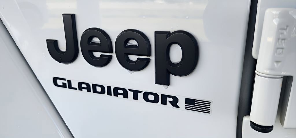 Used 2024 Jeep Gladiator Sport image 12