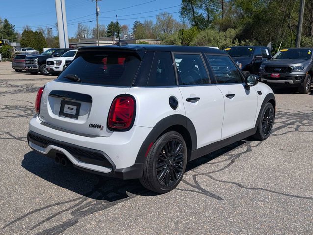 Used 2024 MINI Cooper S FWD image 3