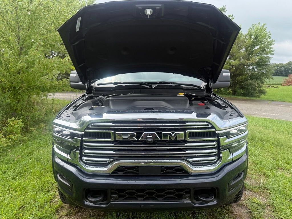 New 2026 RAM 5500 4x4 Crew Cab w/ Laramie Trim Package image 65