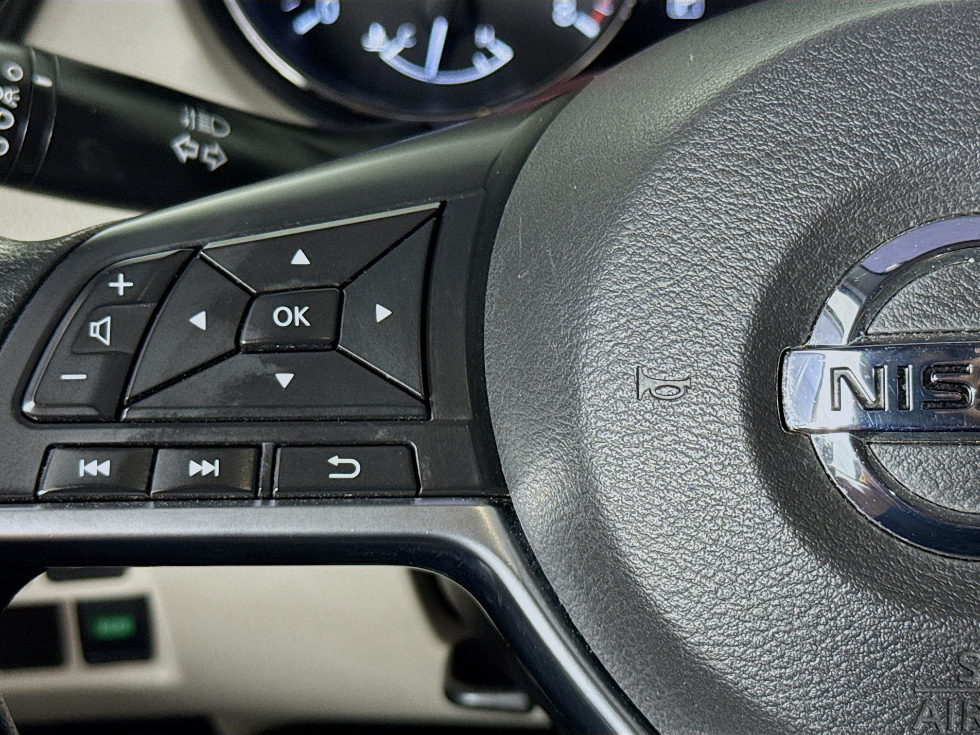 Used 2019 Nissan Rogue Sport SV FWD image 11