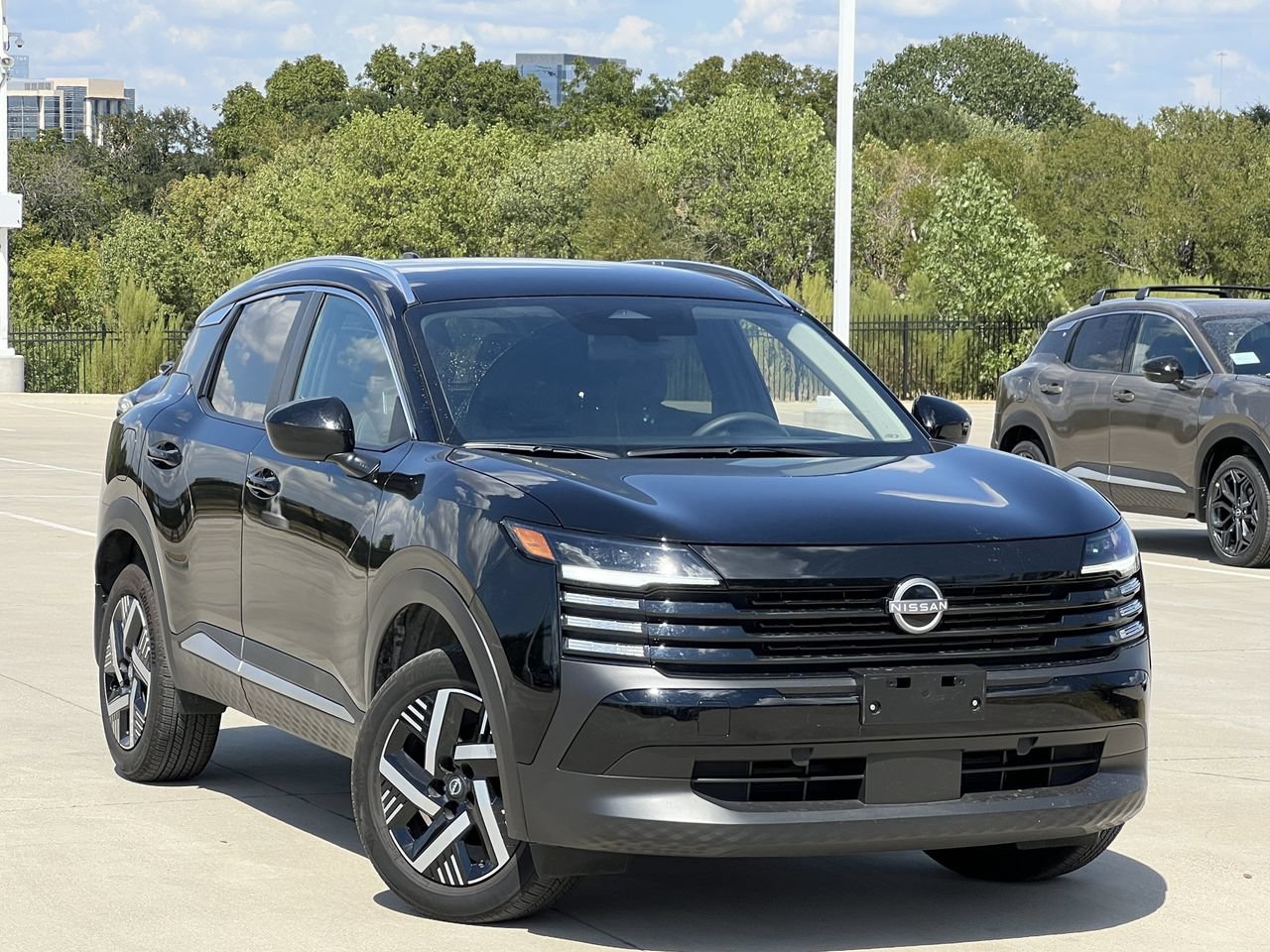 Used 2026 Nissan Kicks SV FWD image 2