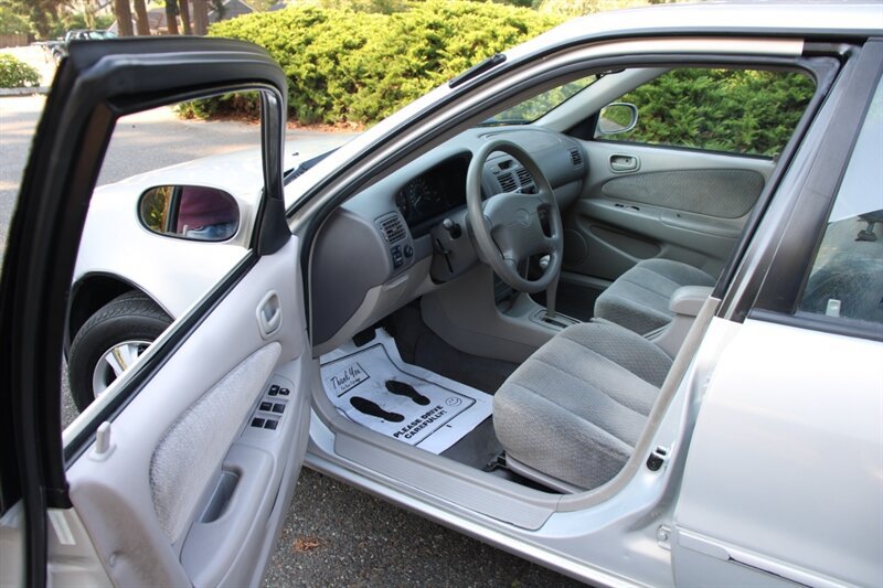 Used 2002 Toyota Corolla LE FWD image 5