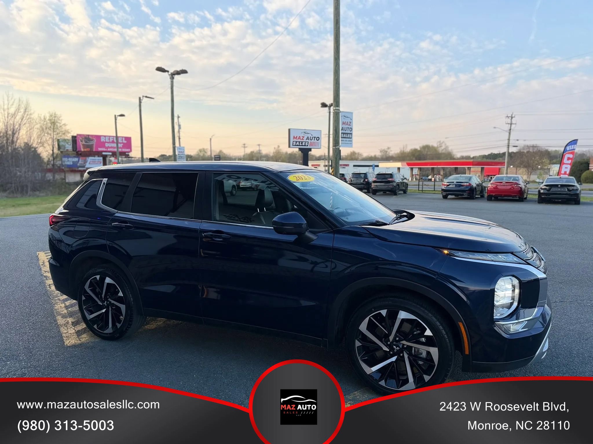 Used 2023 Mitsubishi Outlander SE FWD image 3