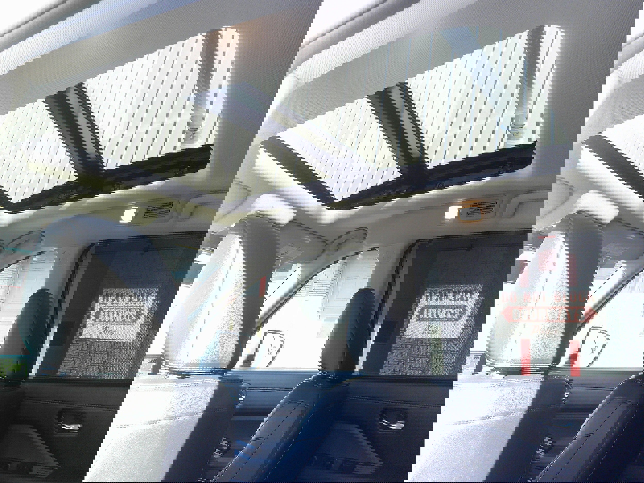 Used 2023 Nissan Pathfinder SL w/ SL Premium Package image 21