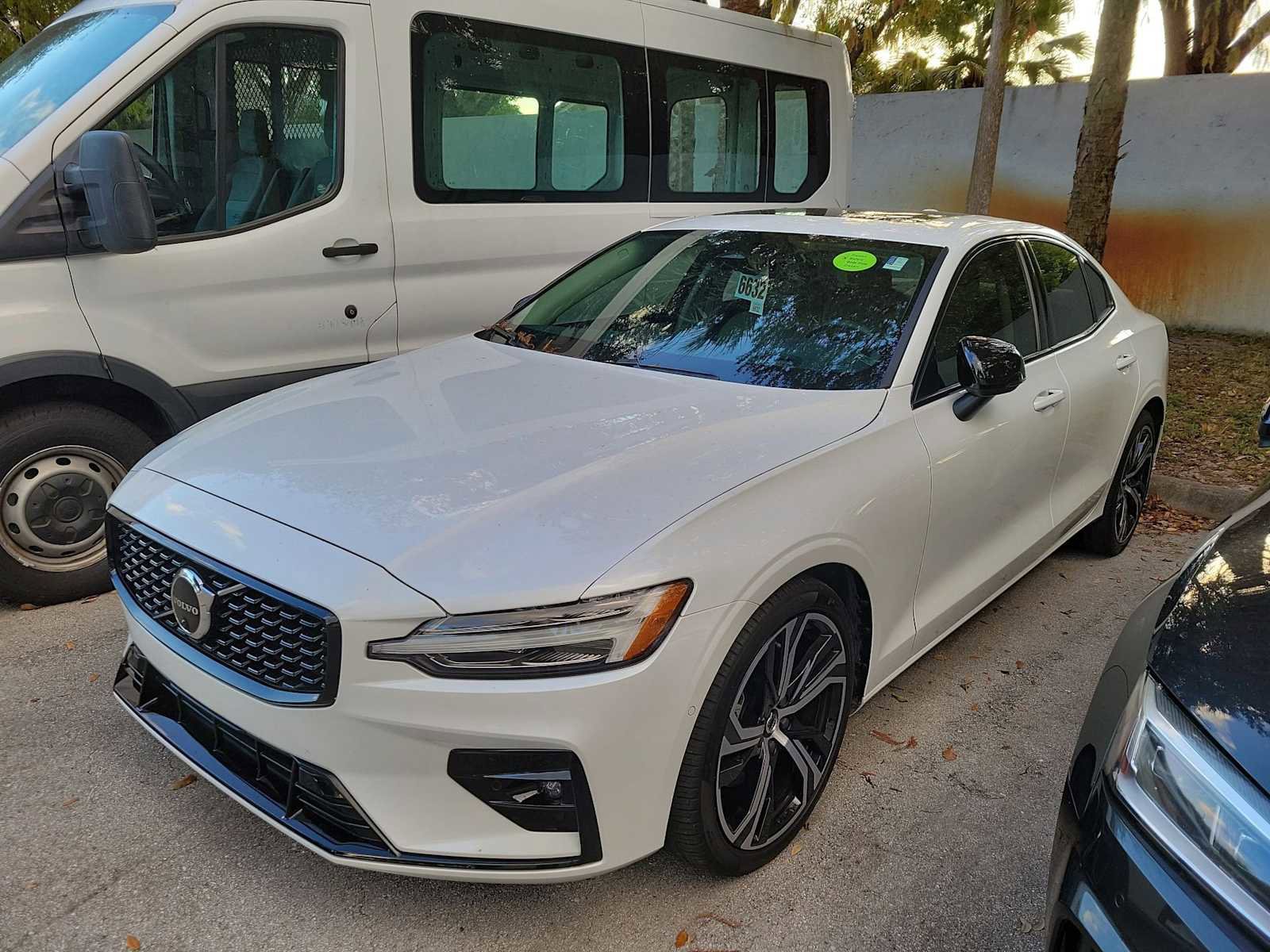 Used 2023 Volvo S60 B5 Ultimate image 5