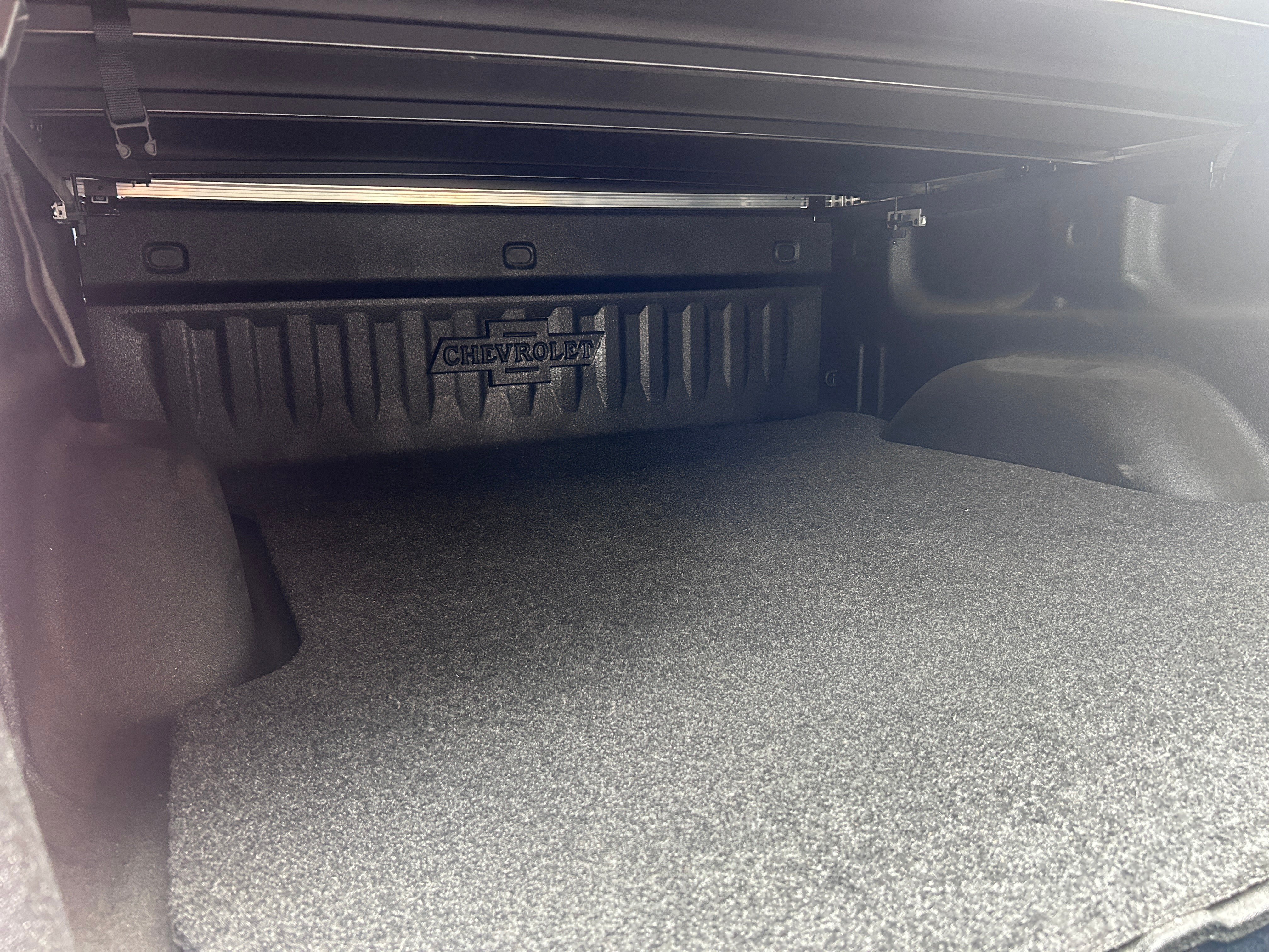 Used 2018 Chevrolet Silverado 1500 LTZ Z71 w/ Centennial Edition AWD/4WD image 39