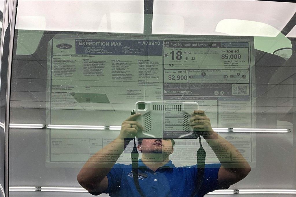 New 2025 Ford Expedition Max Active image 14