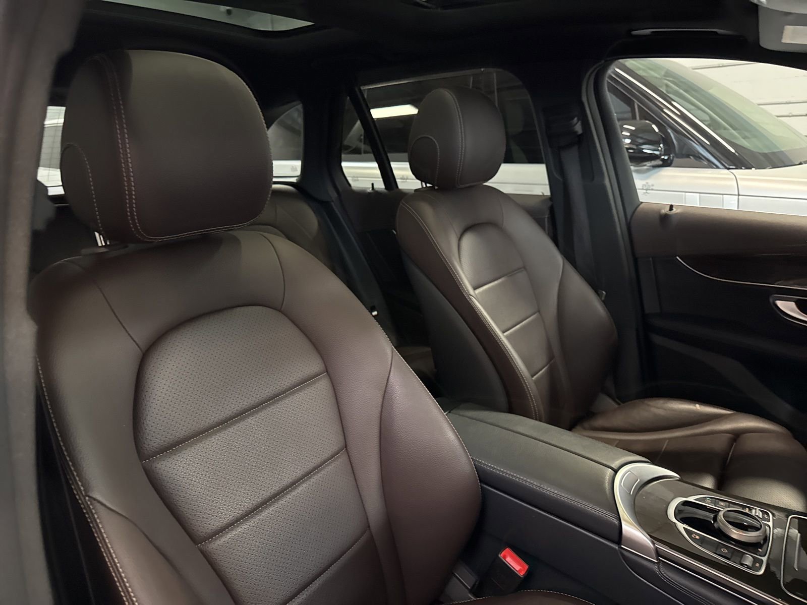 Used 2017 Mercedes-Benz GLC 300 4MATIC image 28