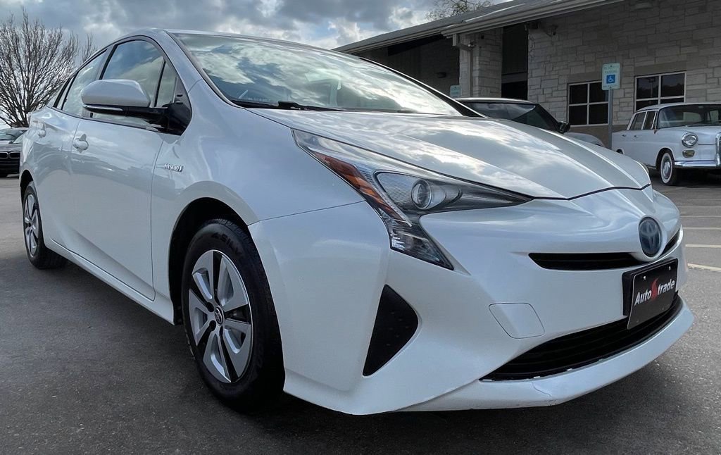 Used 2017 Toyota Prius Three w/ Carpet Mat Package image 3