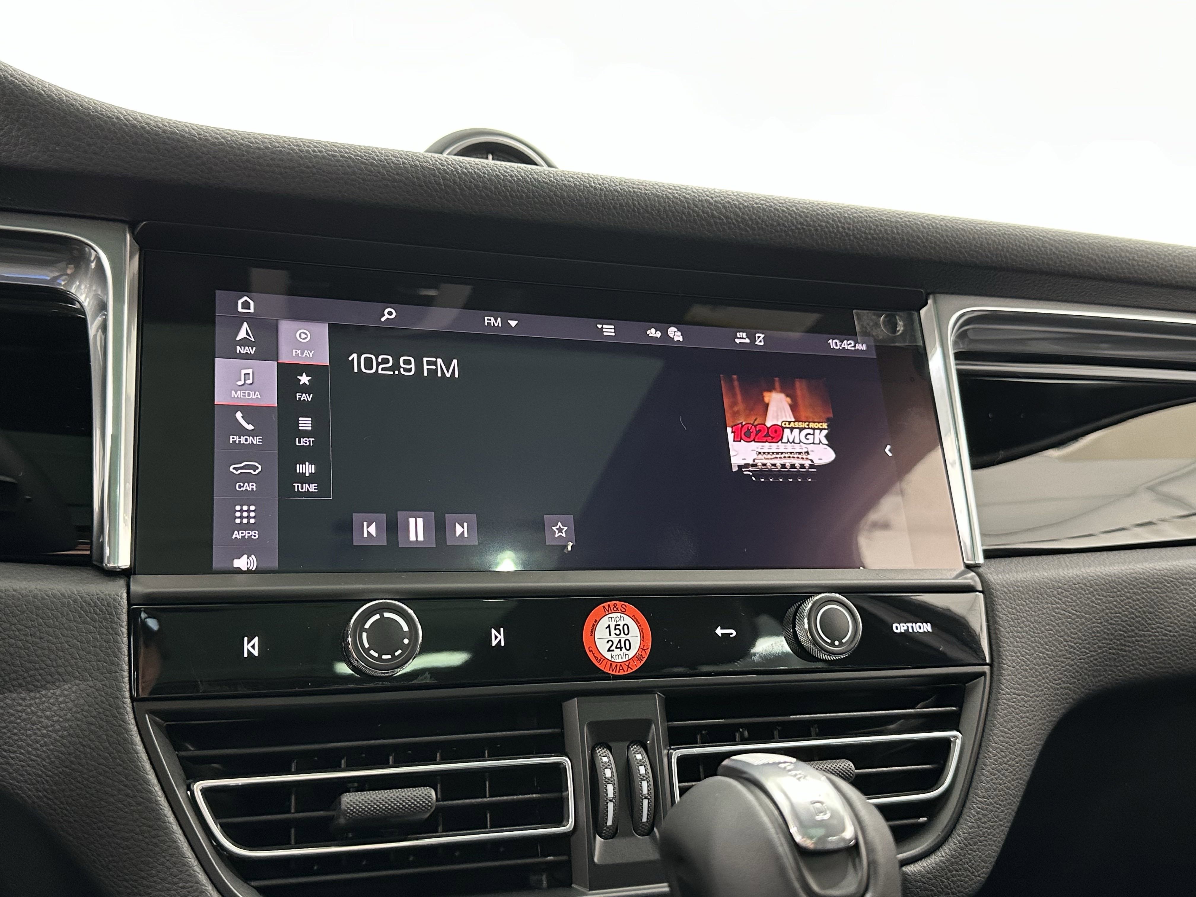 New 2025 Porsche Macan image 42