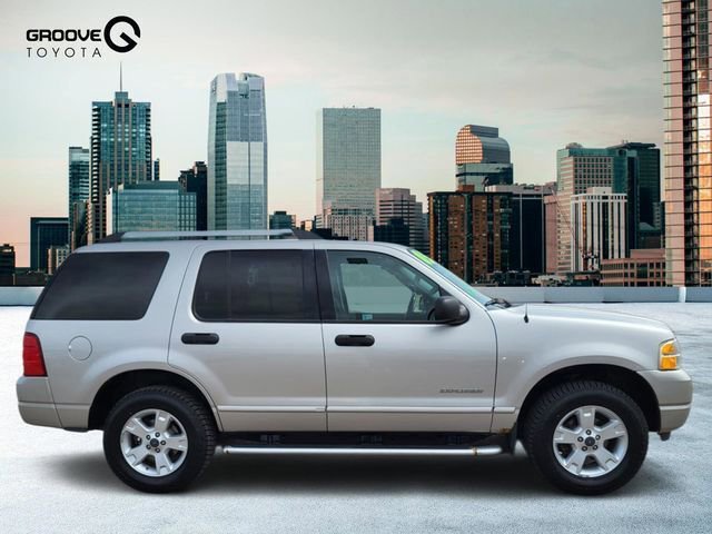 Used 2005 Ford Explorer XLT image 7